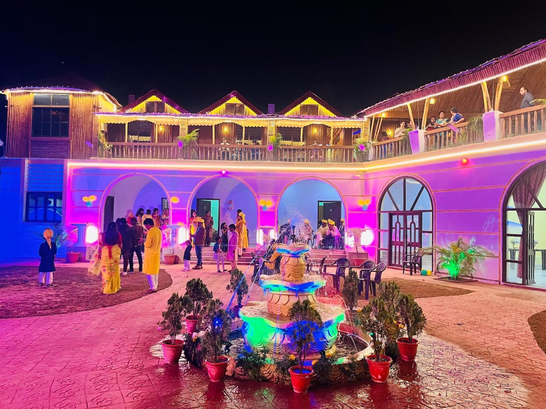 La Pahi Palace- Banquet And Resort Sakri East Dış mekan fotoğraf